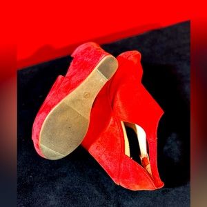 Red Suede Wedge. Mila Lady. SZ 8